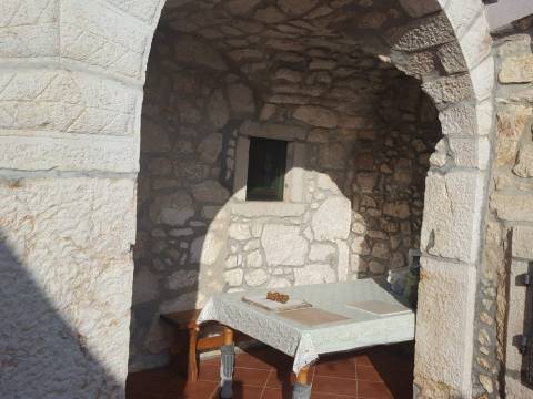 Prekrasna kuća 250m2 Grižane