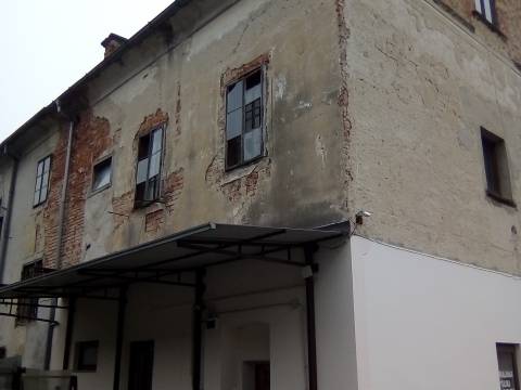 Sveti Ivan Zelina, stan 110 m2 s poslovnim prostorom 120 m2 i gradilištem