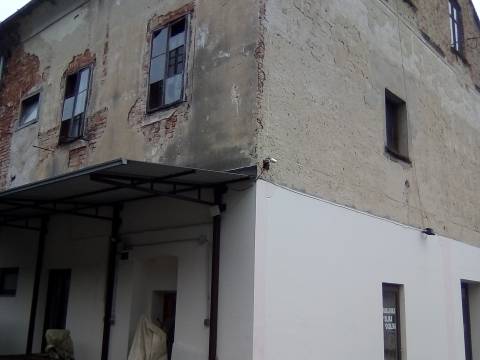 Sveti Ivan Zelina, stan 110 m2 s poslovnim prostorom 120 m2 i gradilištem