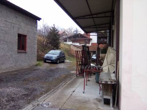 Sveti Ivan Zelina, stan 110 m2 s poslovnim prostorom 120 m2 i gradilištem