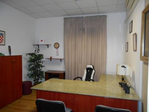 Attività commerciale Školjić, Rijeka, 1m2