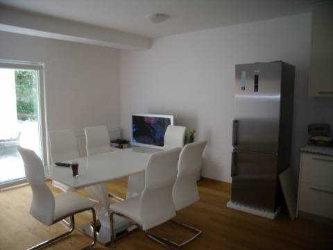 Viškovo-stan 72 m2