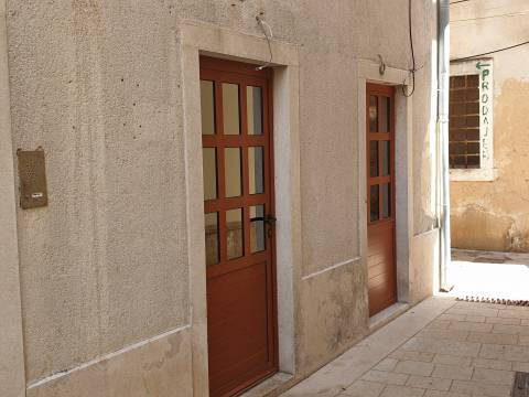 M.Lošinj, centar - PRILIKA!!! Poslovni prostor 