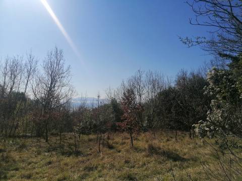 Građevinsko zemljište sa pogledom, na atraktivnoj lokaciji nedaleko Opatije