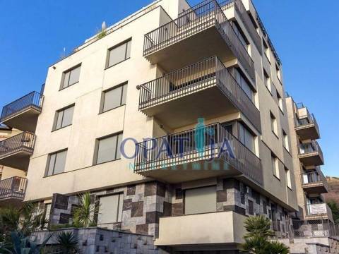 Opatija, novogradnja u centru, lift, podzemna garaža