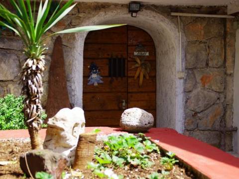 Matulji centar obiteljska kuća s uhodanim turističkom poslom