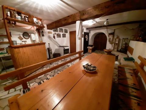 Matulji centar obiteljska kuća s uhodanim turističkom poslom