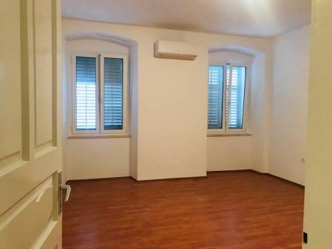 Rijeka - poslovni prostor za urede sa čekaonicom i sanitarnim čvorom