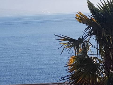 Opatija, 1. red do mora, adaptirani stan 2S+DB, parking u okućnici vile