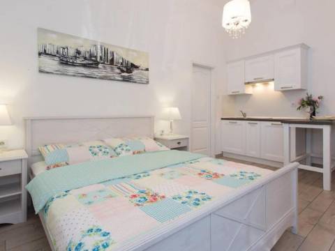 Opatija-Ičići samostojeća kućica 41 m2, 200 m od mora