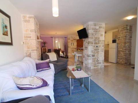 Häuser Kaštel, Buje, 280m2