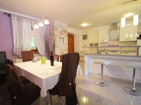 Häuser Kaštel, Buje, 280m2