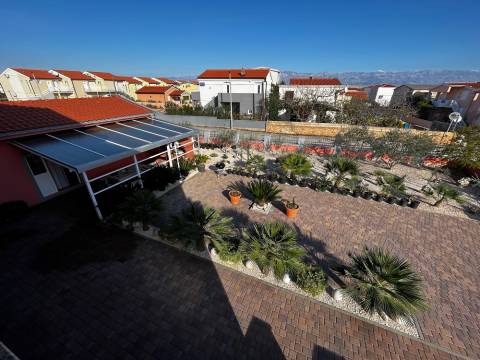 Vir/Dalmatien, Haus mit 4 Apartments 250m zum Meer