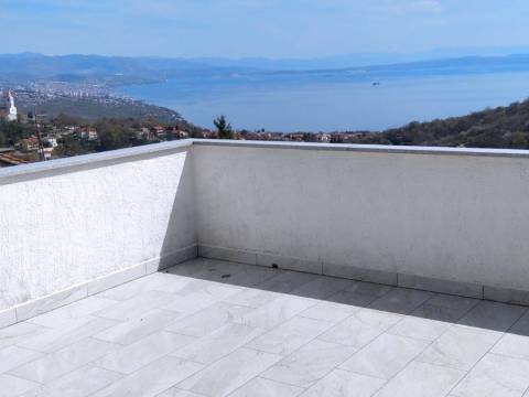 Matulji, Rukavac - prelijepa kuća s pogledom, terasama, okućnicom