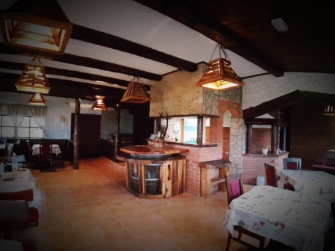 Häuser Brajdić Selo, Rakovica, 1.400m2