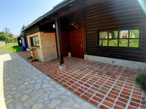 Häuser Brajdić Selo, Rakovica, 1.400m2