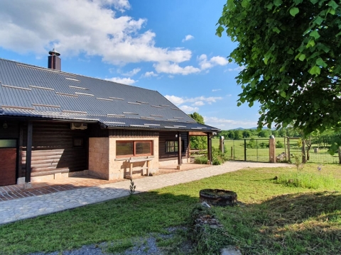 Häuser Brajdić Selo, Rakovica, 1.400m2