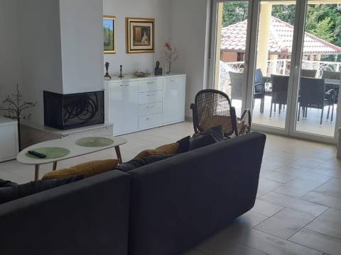 Njivice/Krk, Haus mit Pool und Meerblick