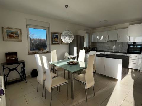 Njivice/Krk, Haus mit Pool und Meerblick