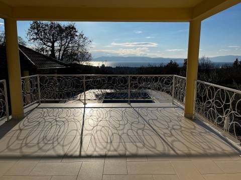 Njivice/Krk, Haus mit Pool und Meerblick