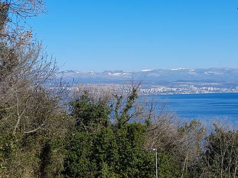 Lands Medveja, Lovran, 1.414m2