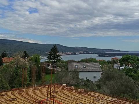 Krk, vila s bazenom, pogled more na Marinu Punat
