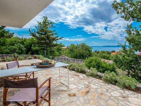Kostrena, villa sa bazenom i zelenom oazom