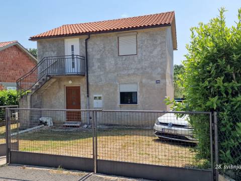 Dobrinj, otok Krk, kuća 500m od mora