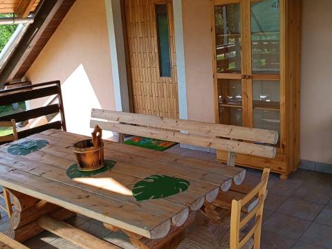 Otočac, kuća sa imanjem