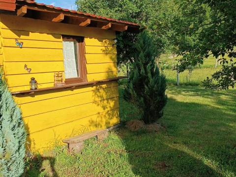 Otočac, kuća sa imanjem