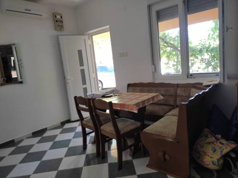 Otok Vir, samostajeća kuća s garažom