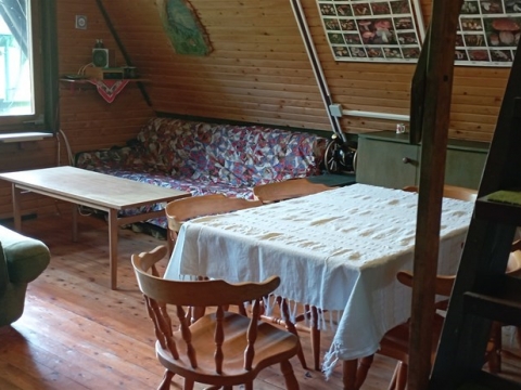 Gorski Kotar, planinska kuća okružena mirom