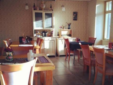 Poslovni prostor na frekventnoj poziciji 200 m2, sa velikom terasom