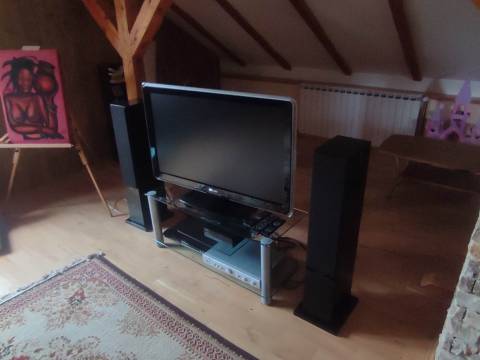 Donji Lapac, kuća sa velikim imanjem