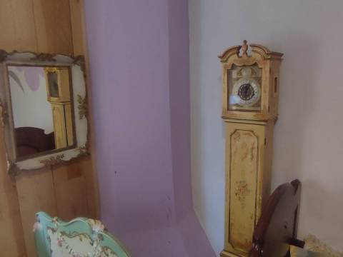 Donji Lapac, kuća sa velikim imanjem