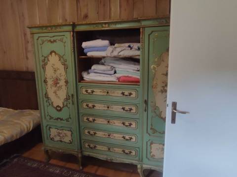 Donji Lapac, kuća sa velikim imanjem
