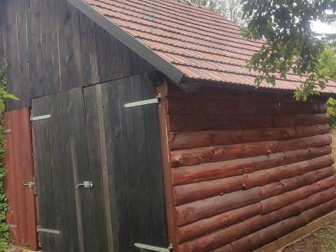 Donji Lapac, kuća sa velikim imanjem