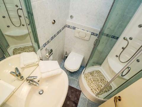 Opatija, u centru, etaža od 97 m2 na 1 katu, 2 balkona