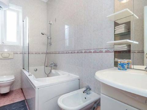 Opatija, u centru, etaža od 97 m2 na 1 katu, 2 balkona