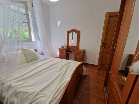 Vir, kuća sa 4 apartmana s pogledom na more