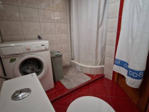 Vir, kuća sa 4 apartmana s pogledom na more