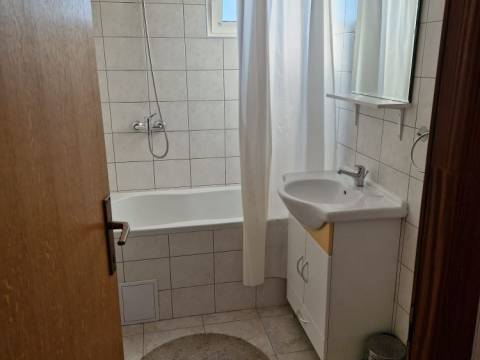 Vir, kuća sa 4 apartmana s pogledom na more
