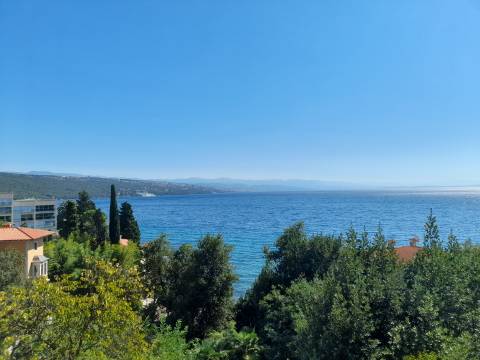 Opatija 1. red do mora dvoetažni stan 114.55 m2