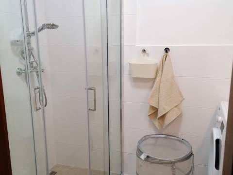 Kastav-Trinajstići samostojeća kuća 280 m2 i okućnica 1212 m2