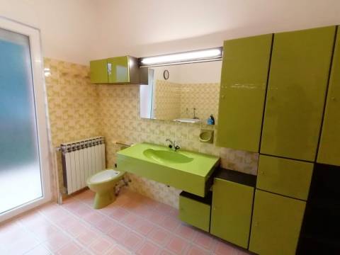 Kastav-Trinajstići samostojeća kuća 280 m2 i okućnica 1212 m2