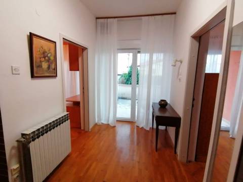 Kastav-Trinajstići samostojeća kuća 280 m2 i okućnica 1212 m2