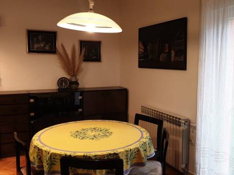 Kastav-Trinajstići samostojeća kuća 280 m2 i okućnica 1212 m2