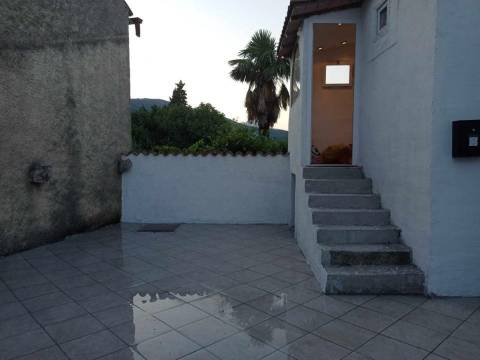 Brseč- PRILIKA- apartmančić s terasom samo 900m od mora s dva parkirna mjesta