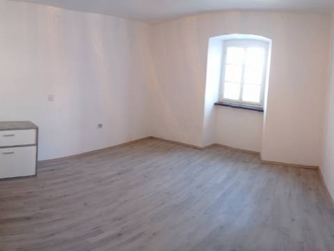 Brseč- PRILIKA- apartmančić s terasom samo 900m od mora s dva parkirna mjesta