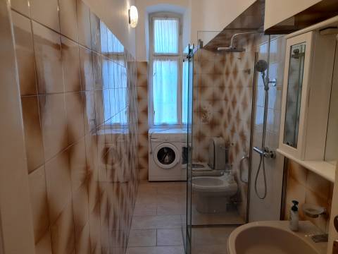 Volosko drugi red od mora stan 2S+DB, 1.kat, 115 m2